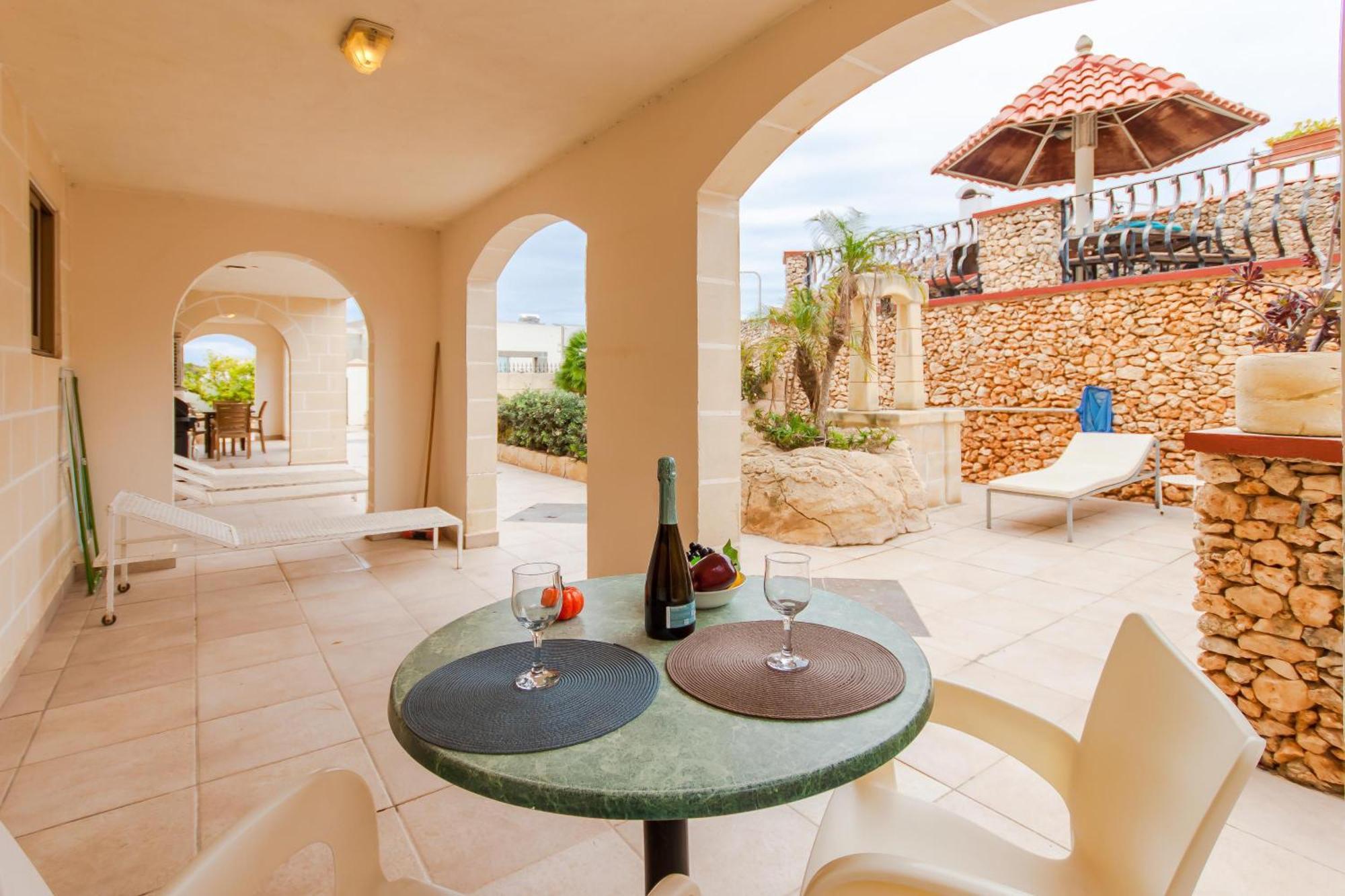 Villa & Pool Apartments In Mellieha Bay 外观 照片
